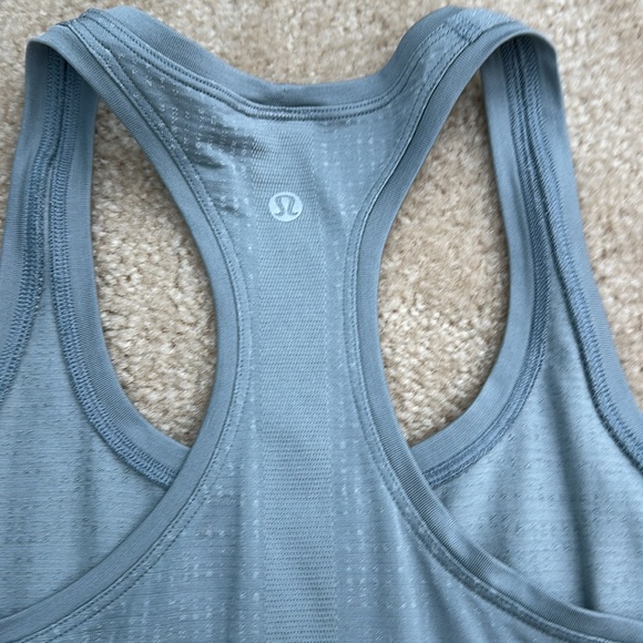 Lululemon Swiftly Tech Racerback Tank 2.0 Rhino Gray - Picture 3 of 3